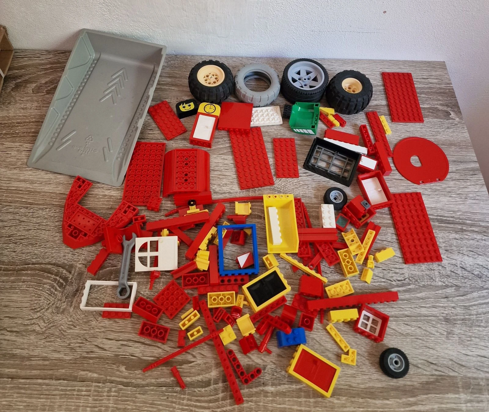 Lote de Piezas LEGO Classic Vintage (Años 70 / 80) - Piezas Sueltas y Accesorios